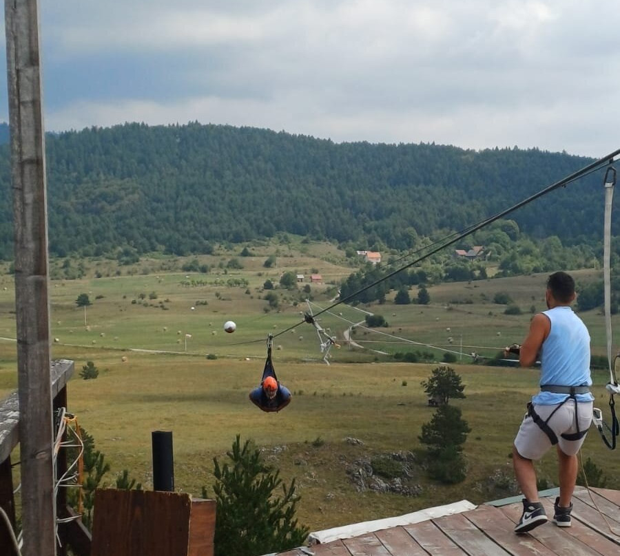 Zip Line Pazi Medo-Vrhovine必去景点