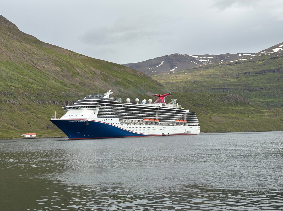 Budareyrarfoss-塞济斯菲厄泽必去景点