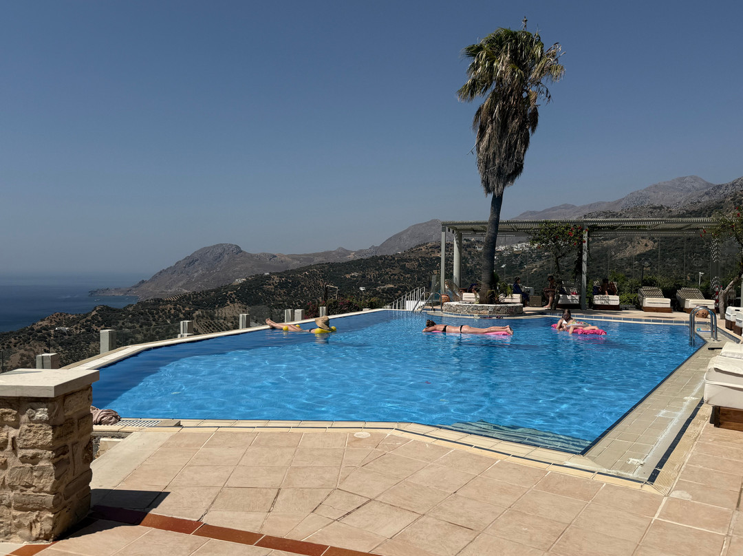 Stefanos Village Hotel主图