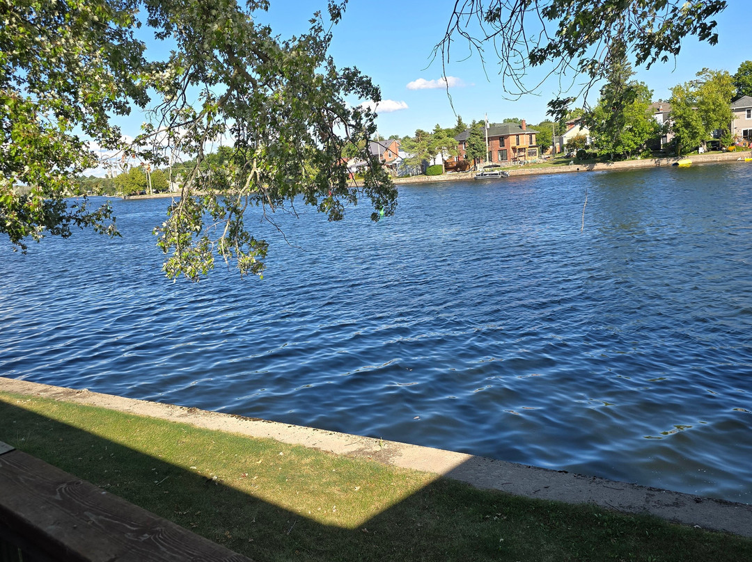 The Water's Edge Inn主图