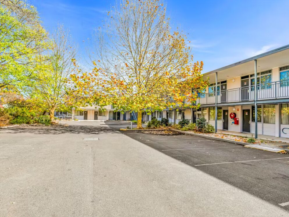 Ainslie酒店住宿-百斯特威斯登高树汽车旅馆