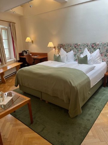 沃尔夫酒店-客卧