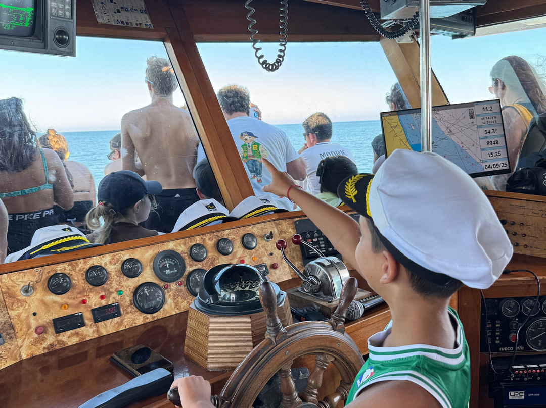 Motonave New Ghibli-切塞纳蒂科必去景点