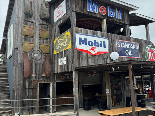 Bonnie & Clyde Gangster Park-Harshaw必去景点