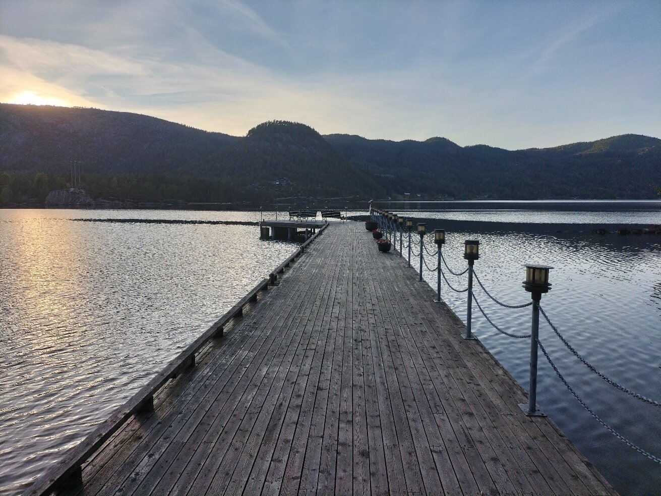 Revsnes Hotell-官方