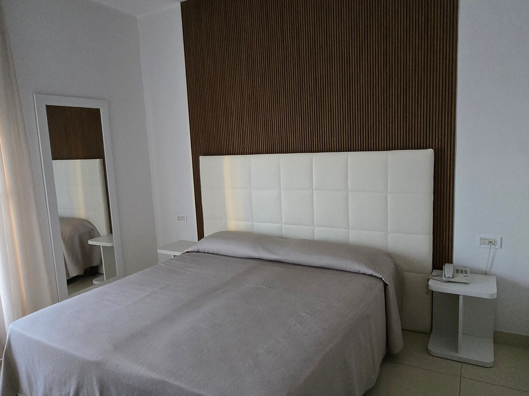 乐特努耶酒店主图