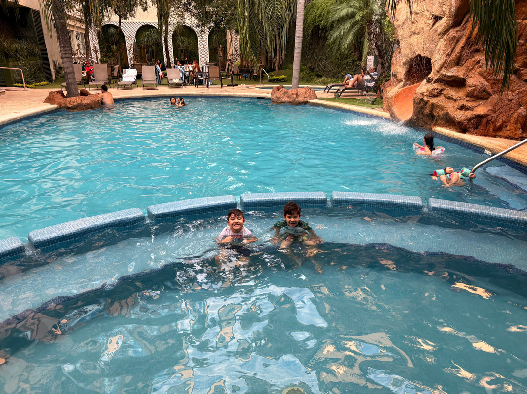 萨菲奢华皇谷酒店主图