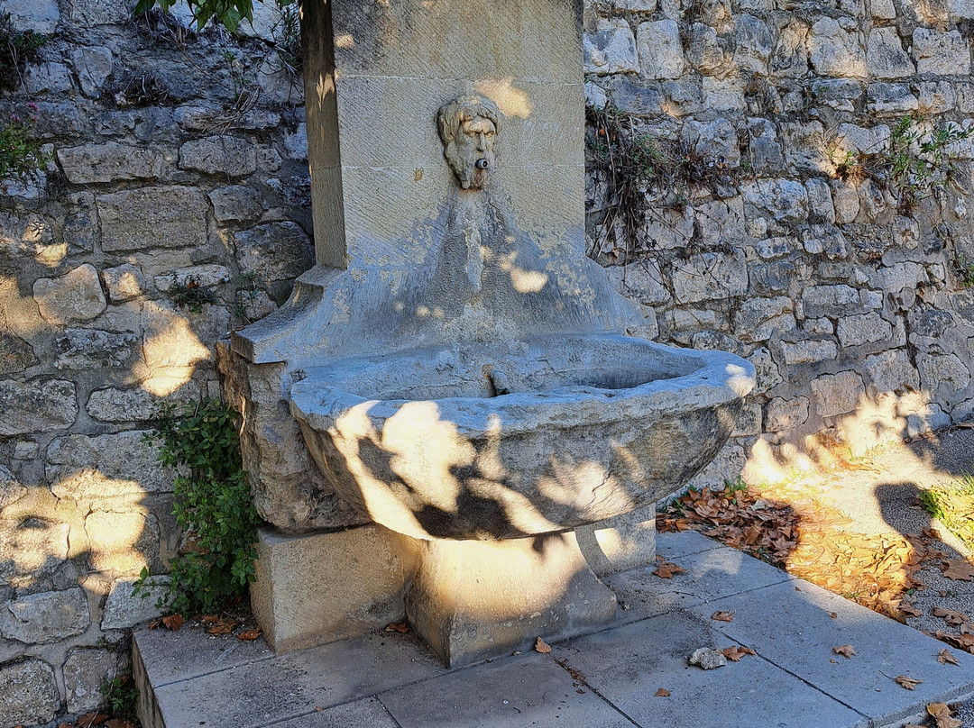 Le Circuit des Fontaines-Pernes-les-Fontaines必去景点