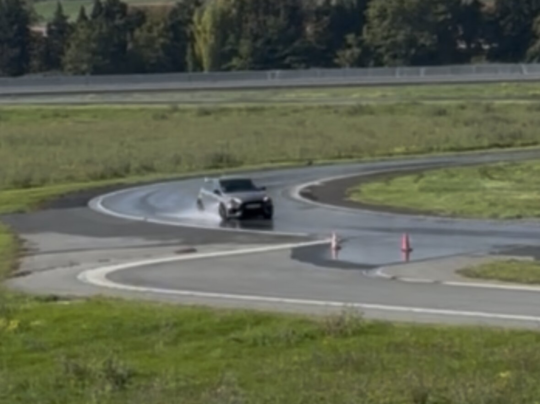 Nomad Driving Event-Saint-Genes-Champanelle必去景点