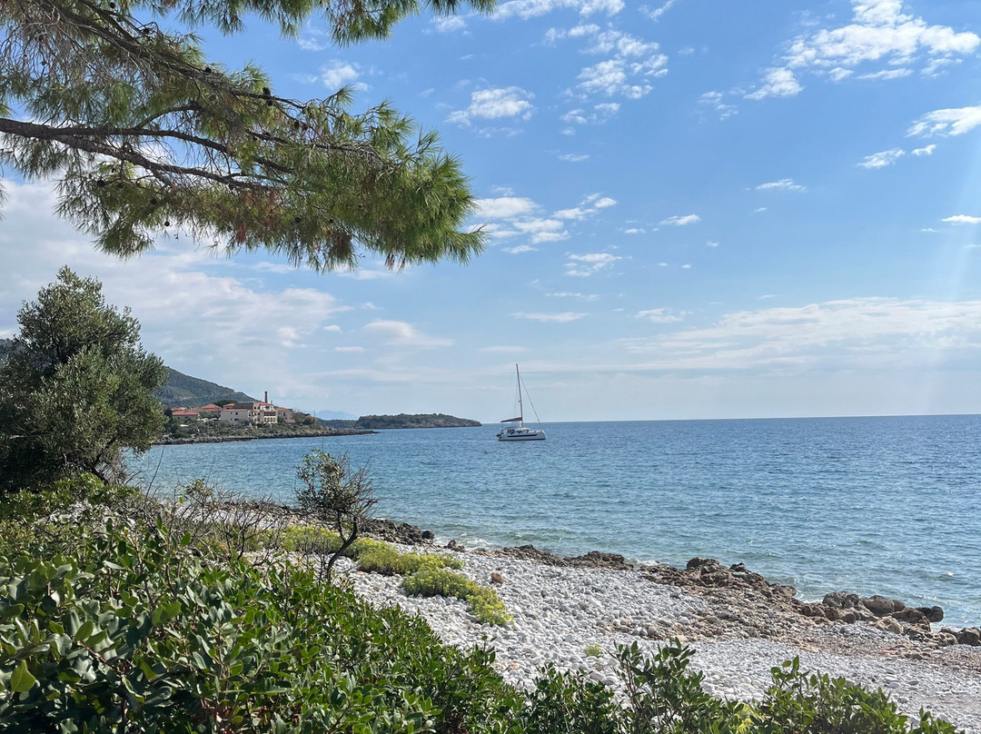 伊利斯酒店主图