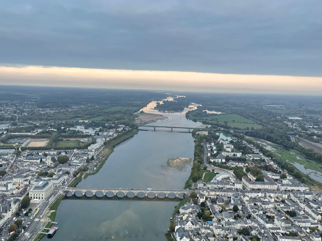 Montgolfiere Sensation-Mirebeau必去景点