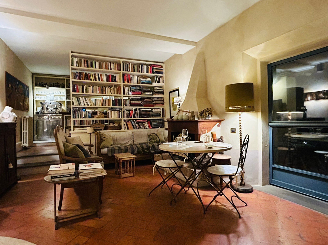 波焦艾桑蒂酒店主图