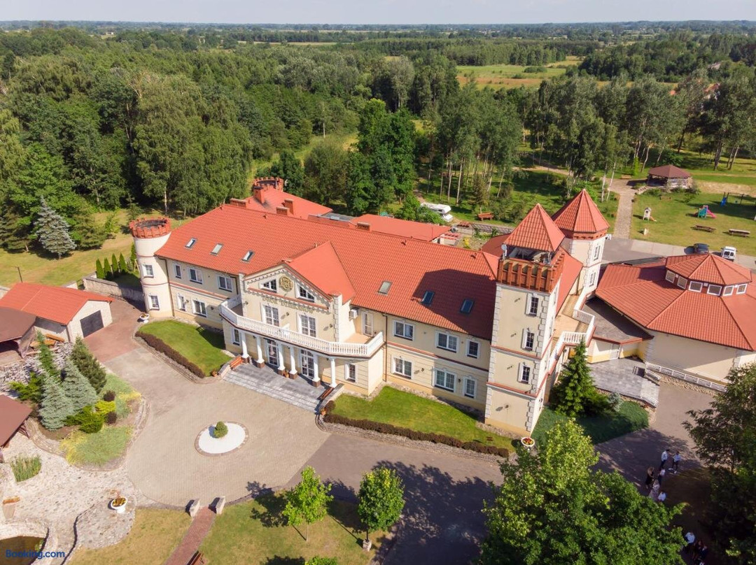 Dwor Dziekanow主图