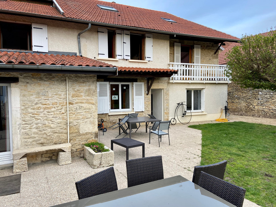 Cremieu酒店住宿-Le Saint Hilaire