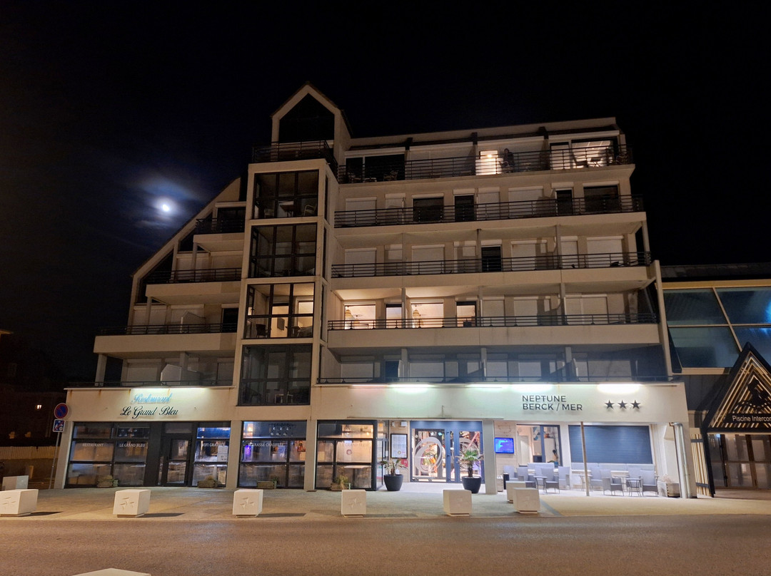 内普图那酒店主图