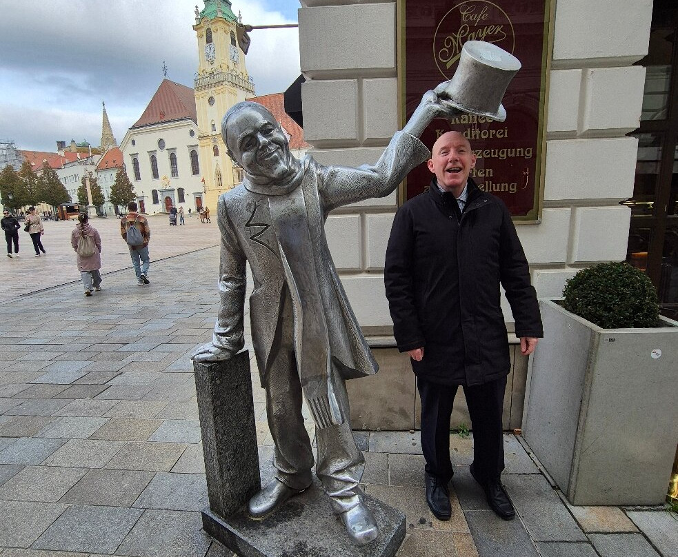 Schone Naci Statue-布拉迪斯拉发必去景点