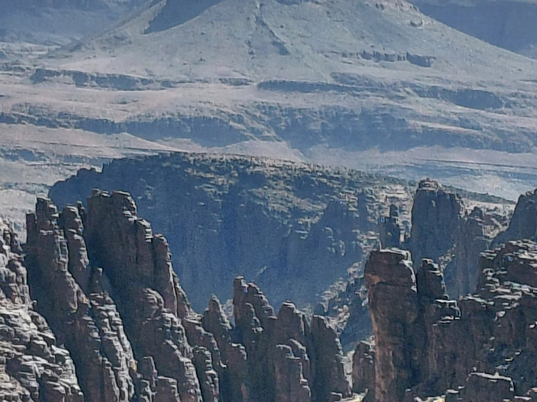 Acacia Voyages-扎古拉必去景点