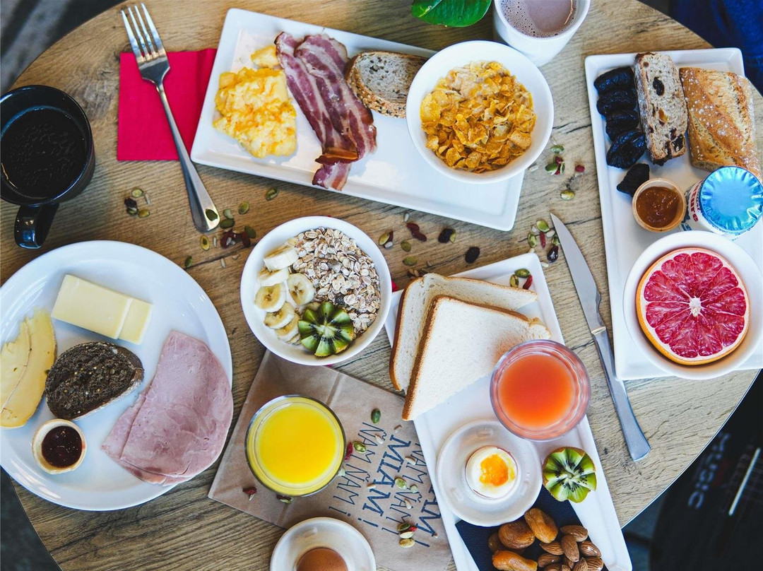 Evrecy酒店住宿-宜必思卡昂布列塔尼港酒店