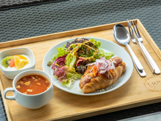 One Suite The Terrace主图