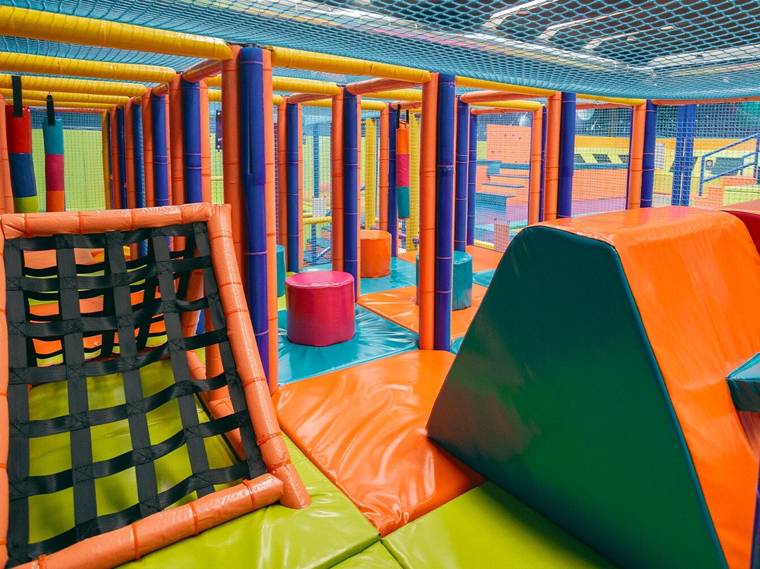 Space Jump - Trampoline Park-利索内必去景点