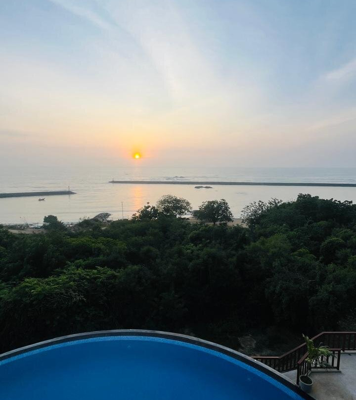 安纳塔亚海滩酒店主图