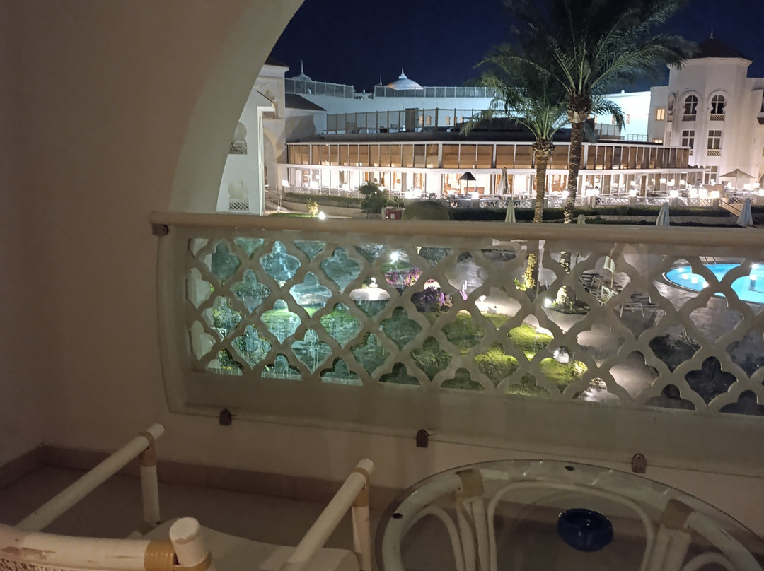 萨尔哈什古宫度假酒店主图