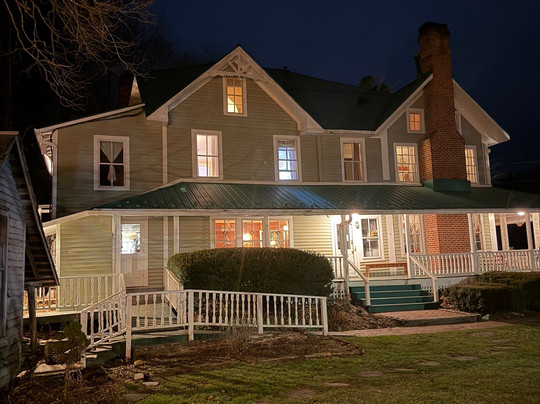 The Mast Farm Inn主图