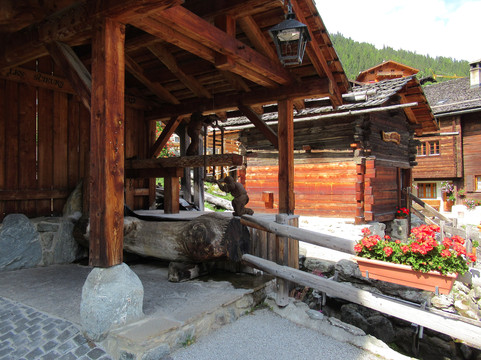 Trois fontaines du village Grimentz