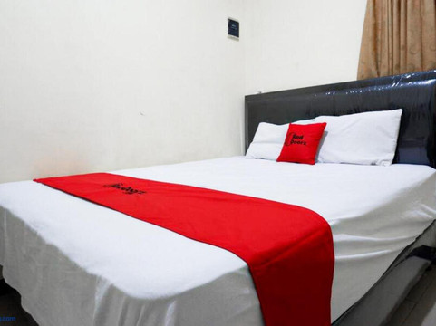 RedDoorz靠近GOR Wisanggeni