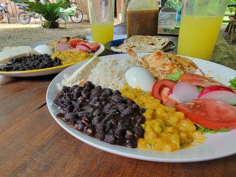 Río Celeste Sloth Tubing Tours-Katira必去景点