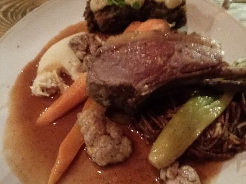 艾姆斯沃思旅馆主图