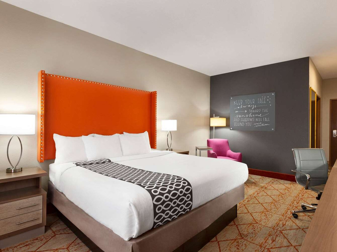 拉克万纳拉昆塔温德姆套房酒店