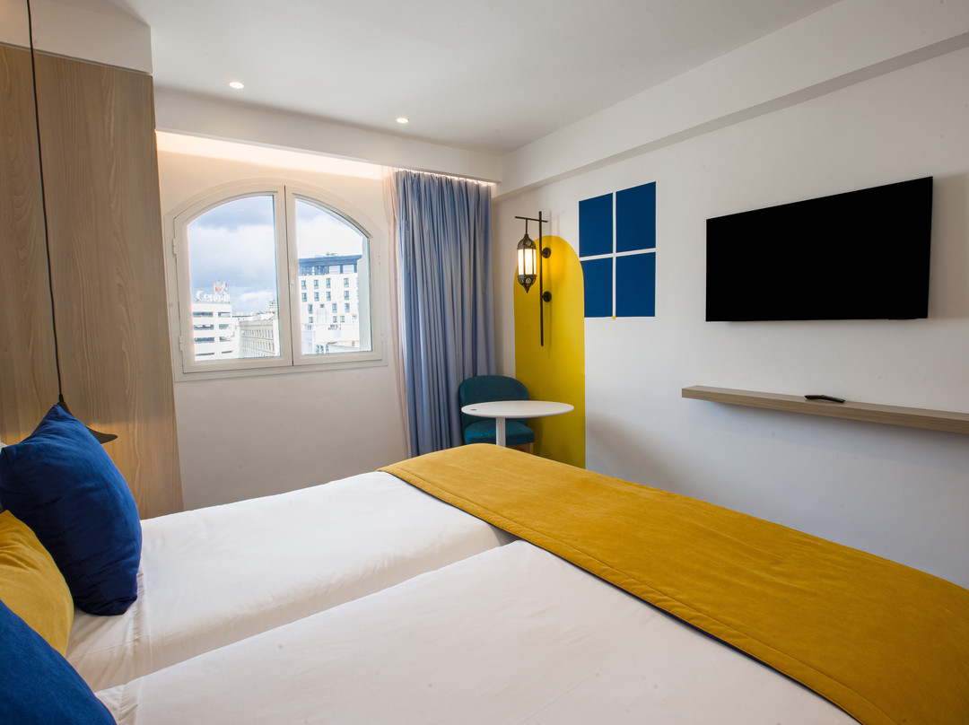 卡尔顿酒店主图