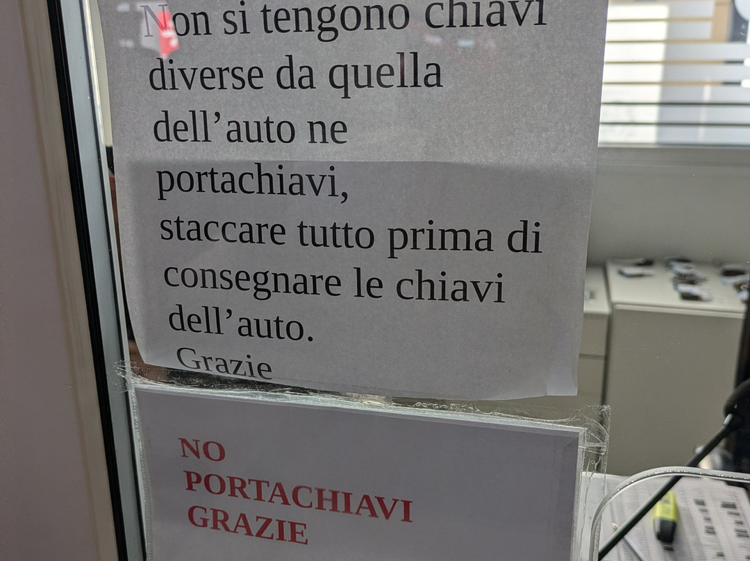 GO1 ParkinGO Orio al Serio - Parcheggio Aeroporto Bergamo-奥廖阿尔塞廖必去景点