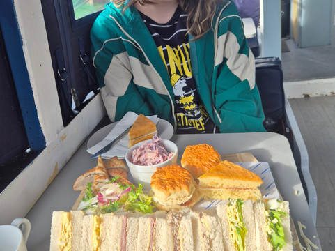 Lancashire Canal Cruises-Burscough必去景点