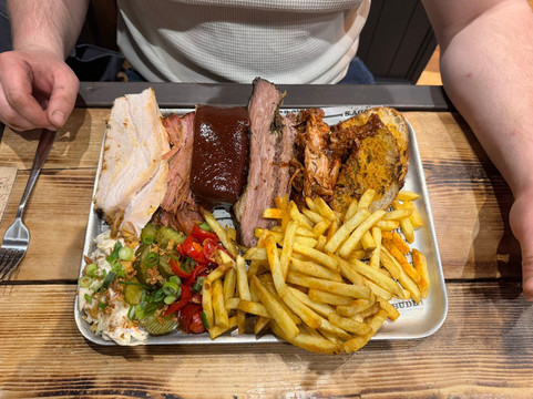 Buddy's Smokehouse & Bar-b-q Joint主图