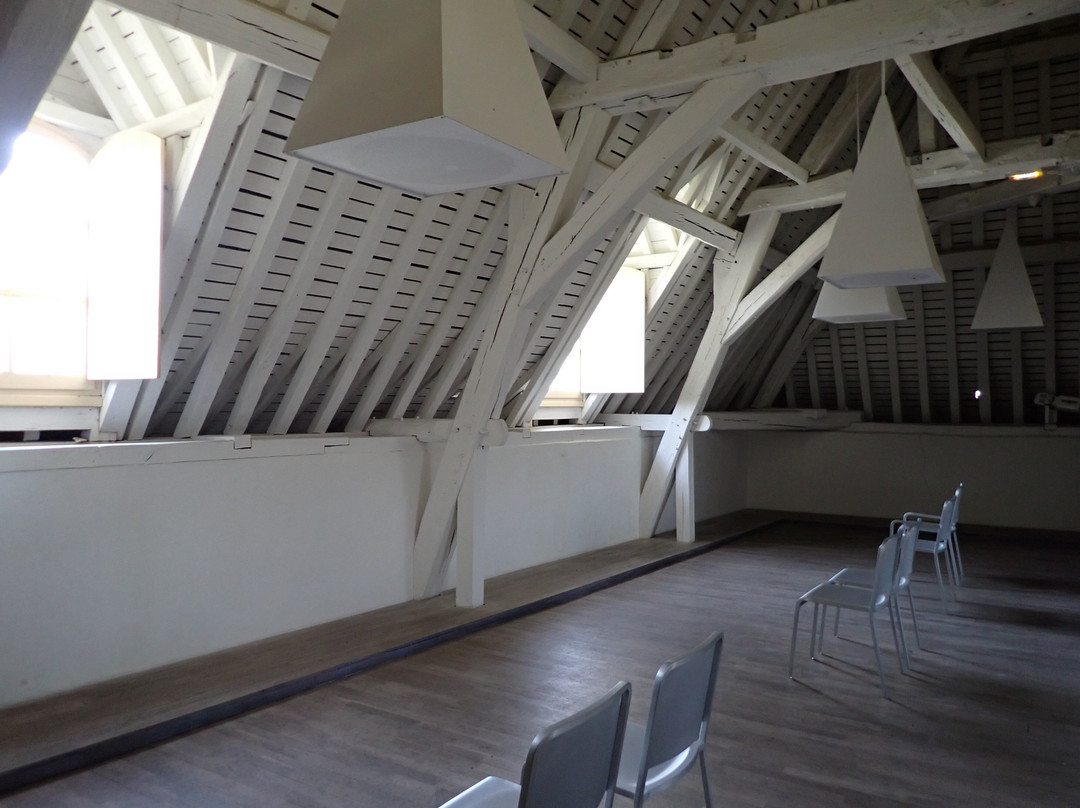 La Maison des Ailleurs-沙勒维尔梅济耶尔必去景点