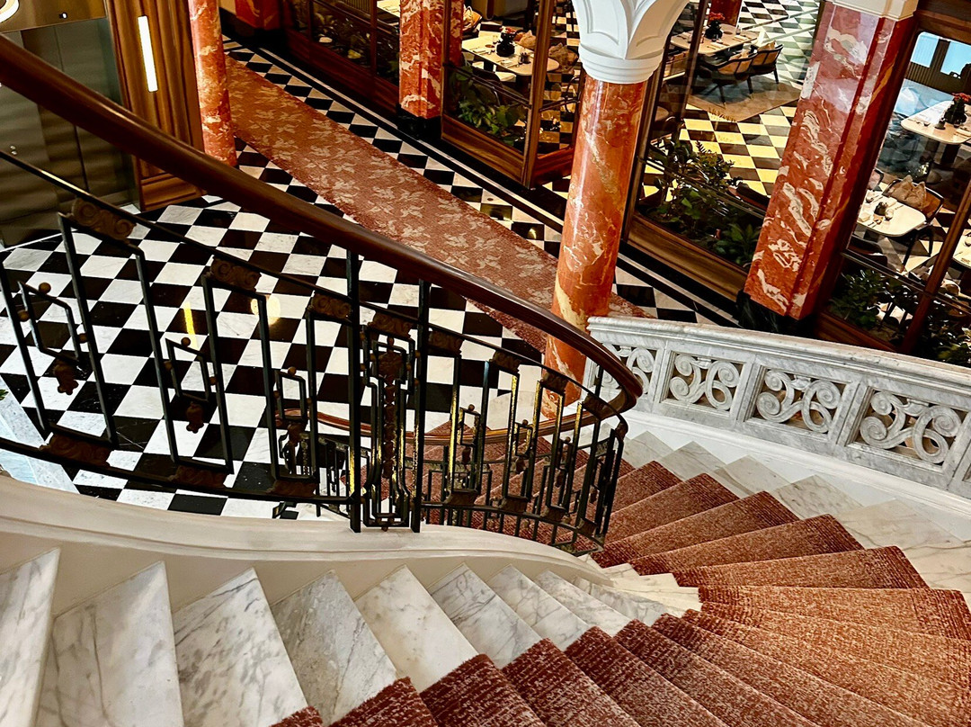 卢塞恩文华东方皇宫酒店主图