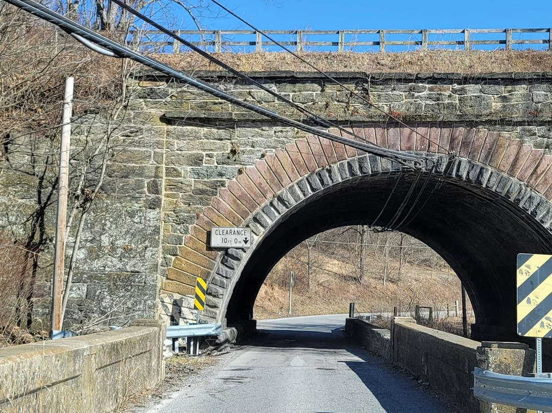 Pleasant Valley Road Railroad Overpass-Glen Rock必去景点