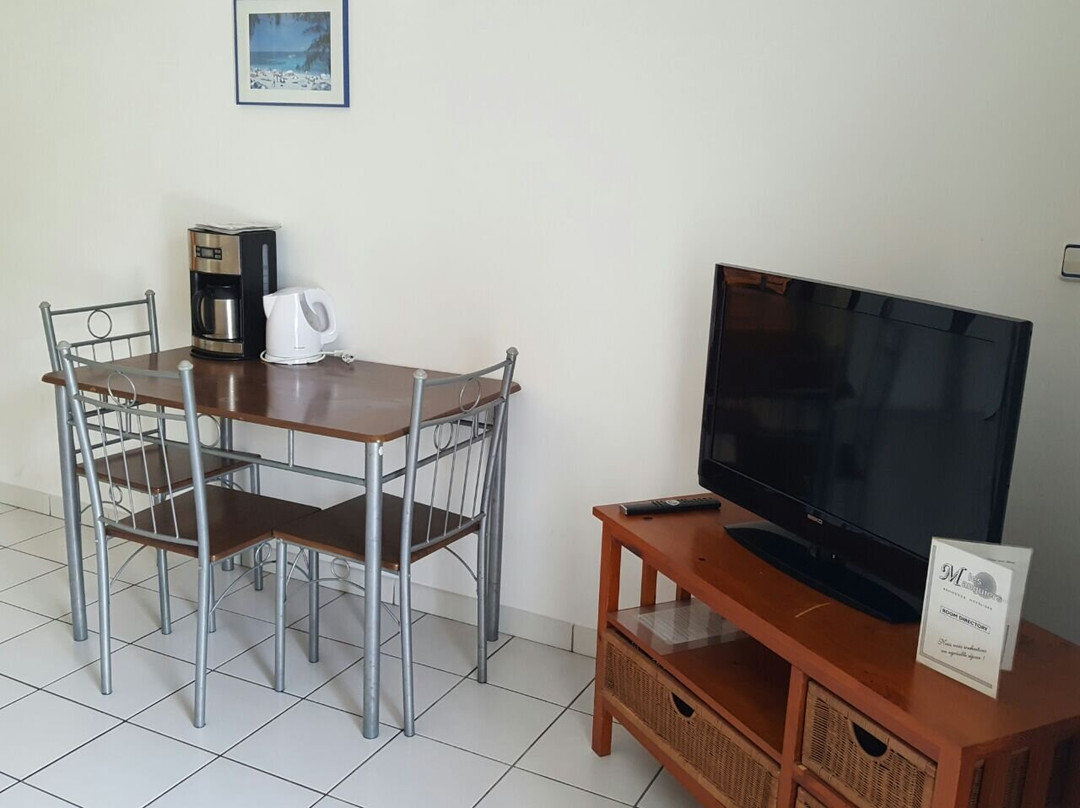 Hotel les Manguiers Jardin de l'Etat Centre Ville Parking Gratuit Canal Sat