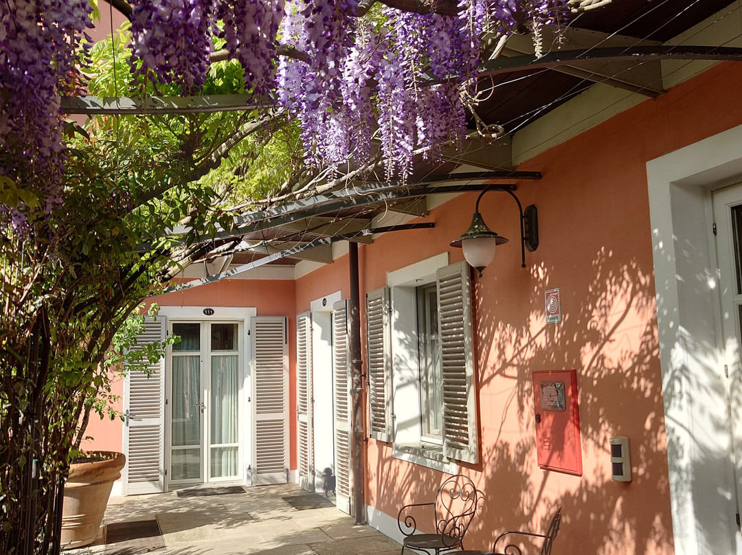 瑞莱斯达米利亚别墅酒店主图