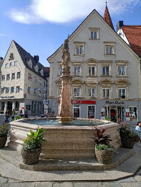 Neptunbrunnen-考夫博伊伦市必去景点