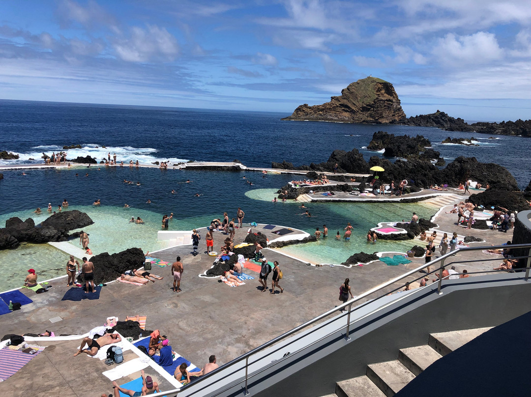 Porto Moniz Natural Swimming Pools-莫尼什港必去景点