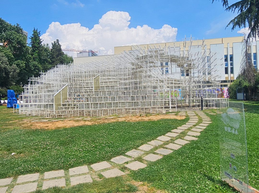 Reja "The Cloud"-地拉那必去景点