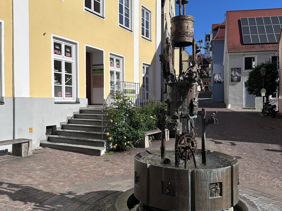 Marktplatzbrunnen Harburg-Harburg必去景点