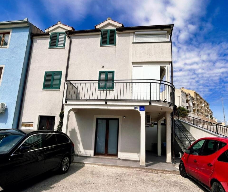Apartments Holiday Gavric