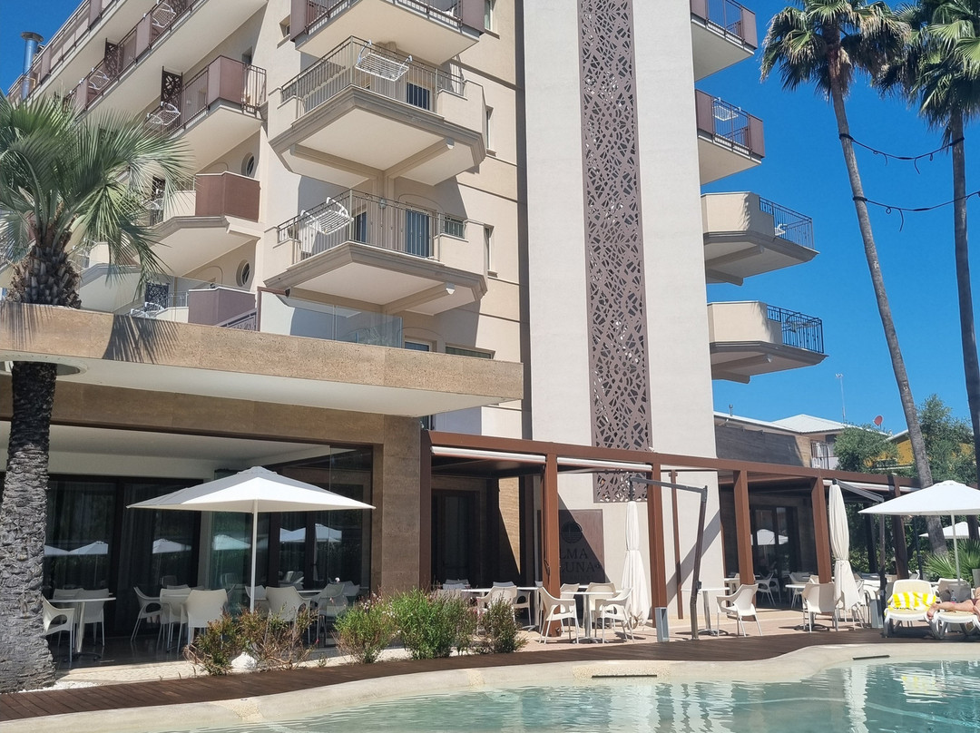 Almaluna Hotel & Resort主图