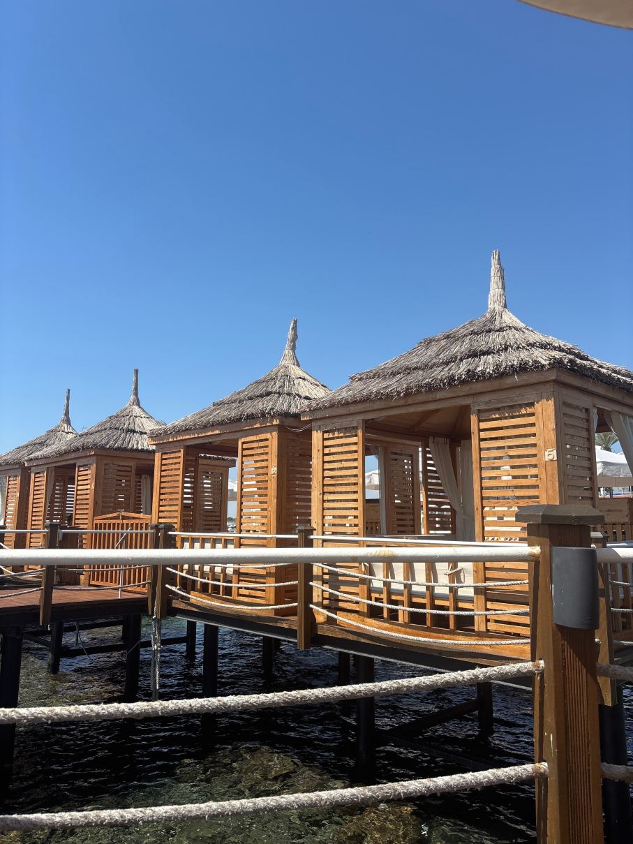 萨拉米斯湾康提酒店-旅行者