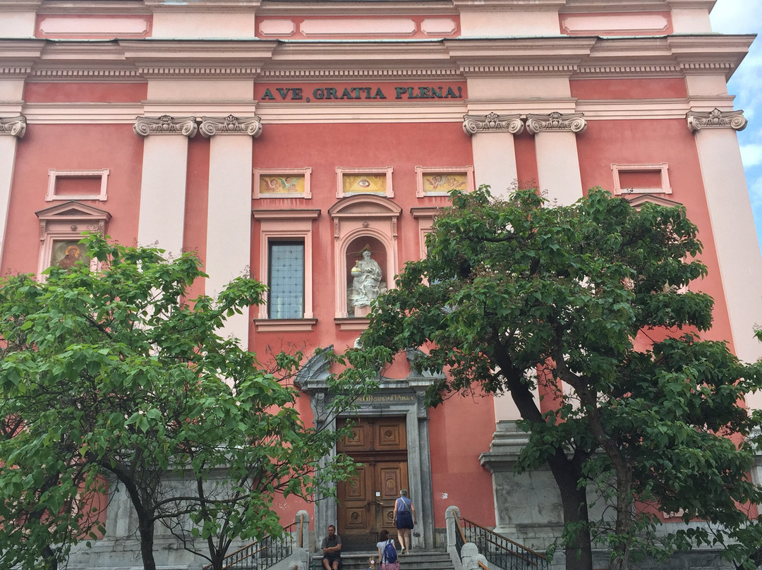 Franciscan Church (Frančiškanska cerkev)-卢布尔雅那必去景点