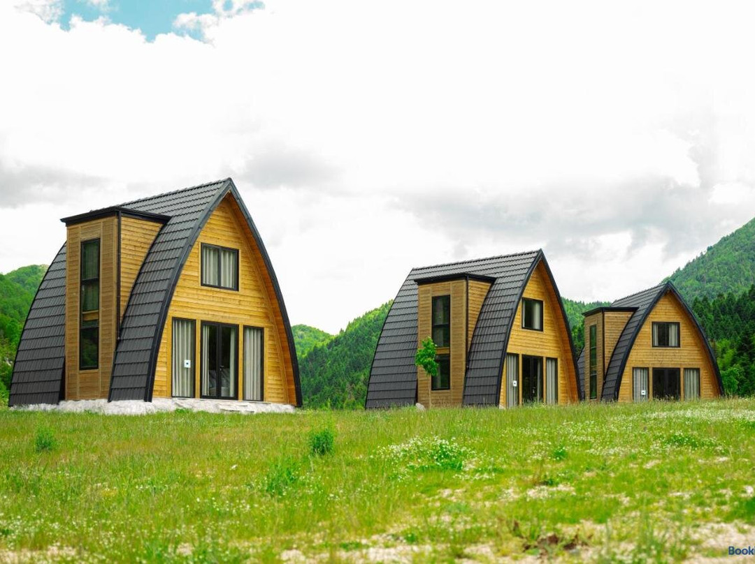 Altus Highland Lodges